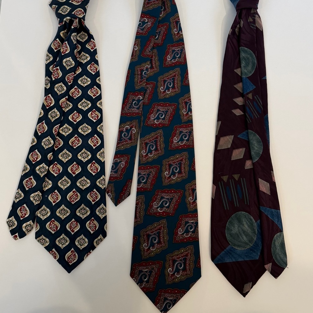 Lot of 3 Vintage Designer 100% Silk Ties. Oscar de la Renta, Karl Lagerfeld